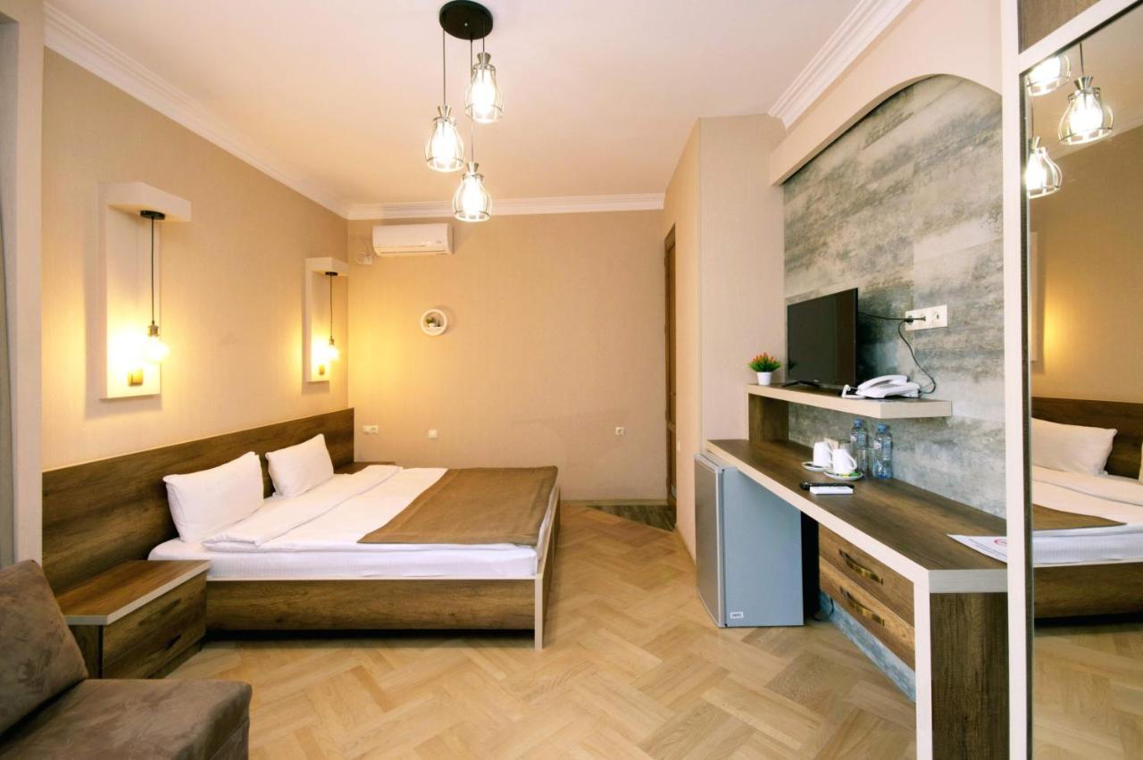 Hotel Livin Tbilisi Eksteriør billede